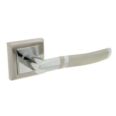 TORINO - klamki na kwadratowej rozecie, nikiel chrom