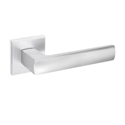 EUFORIO FIT  - klamki na kwadratowej rozecie, chrom szczotkowany