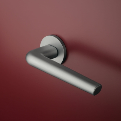 klamka-aprile-funkia-rozeta-r-slim-7mm-msc-chrom (1).JPG