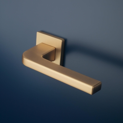 klamka-aprile-ismena-rozeta-q-slim-7mm-kg-zloty (1).jpg