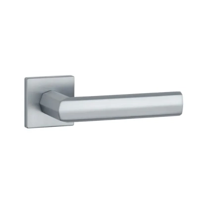 Klamki Aprile FRESIA na rozecie slim 7mm, chrom satyna