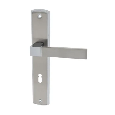 BRAVO - klamki na długim szyldzie, nikiel chrom