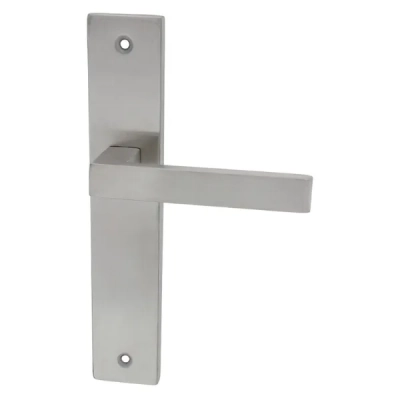 klamki-alubrass-na-dlugim-szyldzie-tasos-inox-bez-otworu.webp