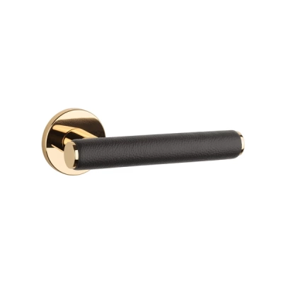 Klamki Aprile EGERIA na rozecie slim 7mm, złoty polerowany / brązowa skóra